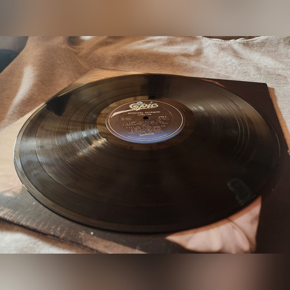 Michael Jackson - Thriller Vinyl 1982 ORIGINAL pressing Super clean - Picture 2 of 7